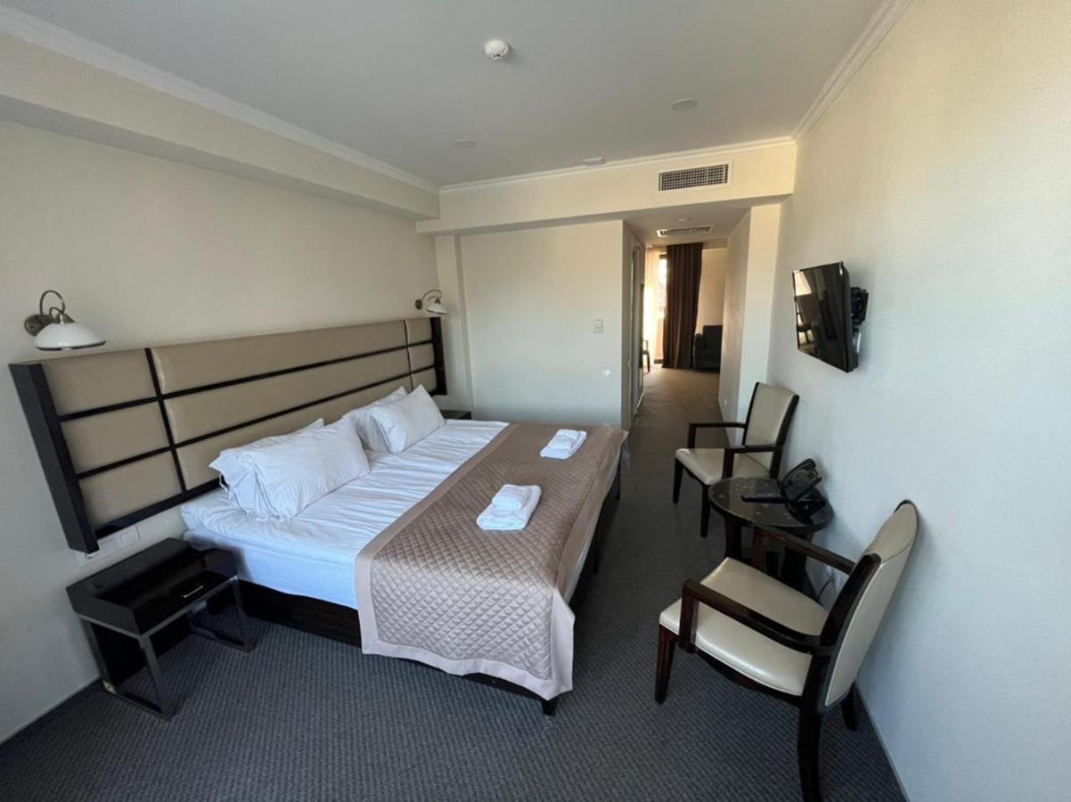 Hotel Genio Tbiliszi Kültér fotó